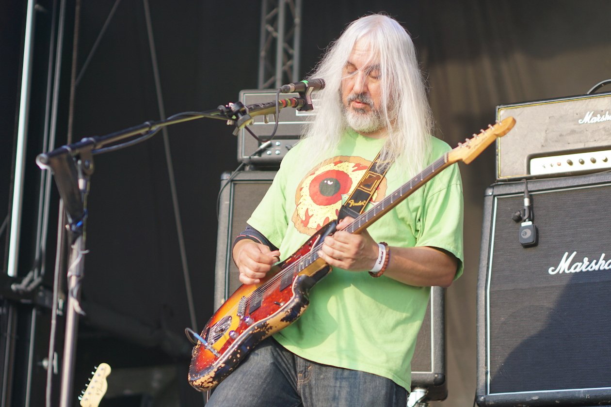 Eine der Top-Bands am Festivalsonntag. – Dinosaur Jr. ...