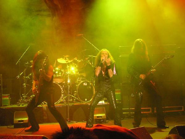 Dio – Der alte Fantasykrieger gehört stimmlich nach wie vor zu den ganz Großen. – 