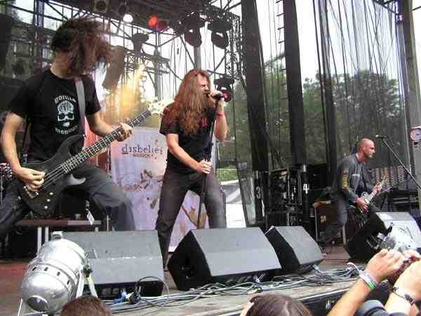 Disbelief – Die nationale Death/Thrash-Speerspitze on stage. – 