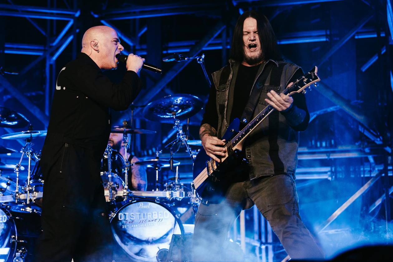 Sänger David Draiman und Band auf großer Jubiläumstour. – Disturbed.