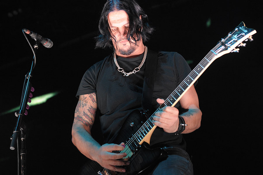 David Draiman lässt nichts anbrennen in der Düsseldorfer Philipshalle – Dan Donegan von Disturbed