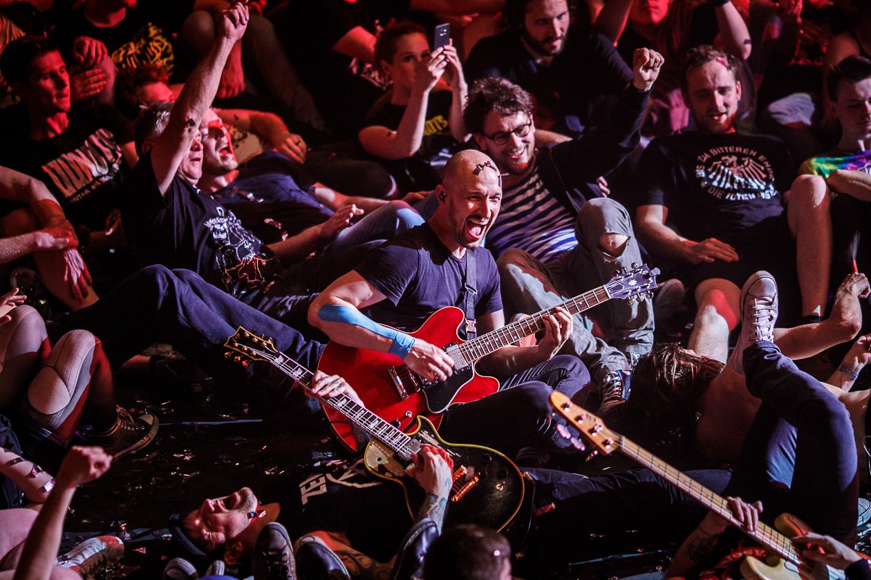 Celebrating 25 years of Vollgas! – Donots.