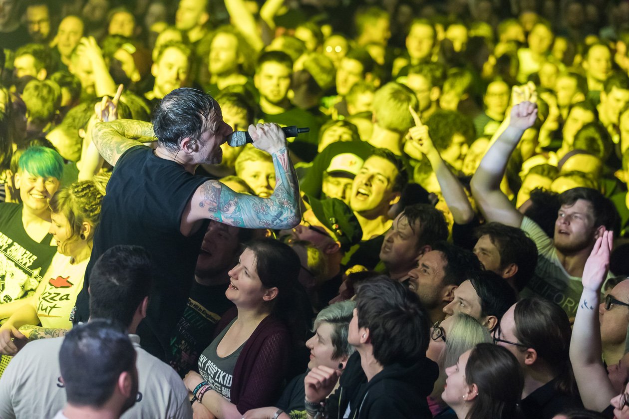 Punkrock-Abriss. – Donots.