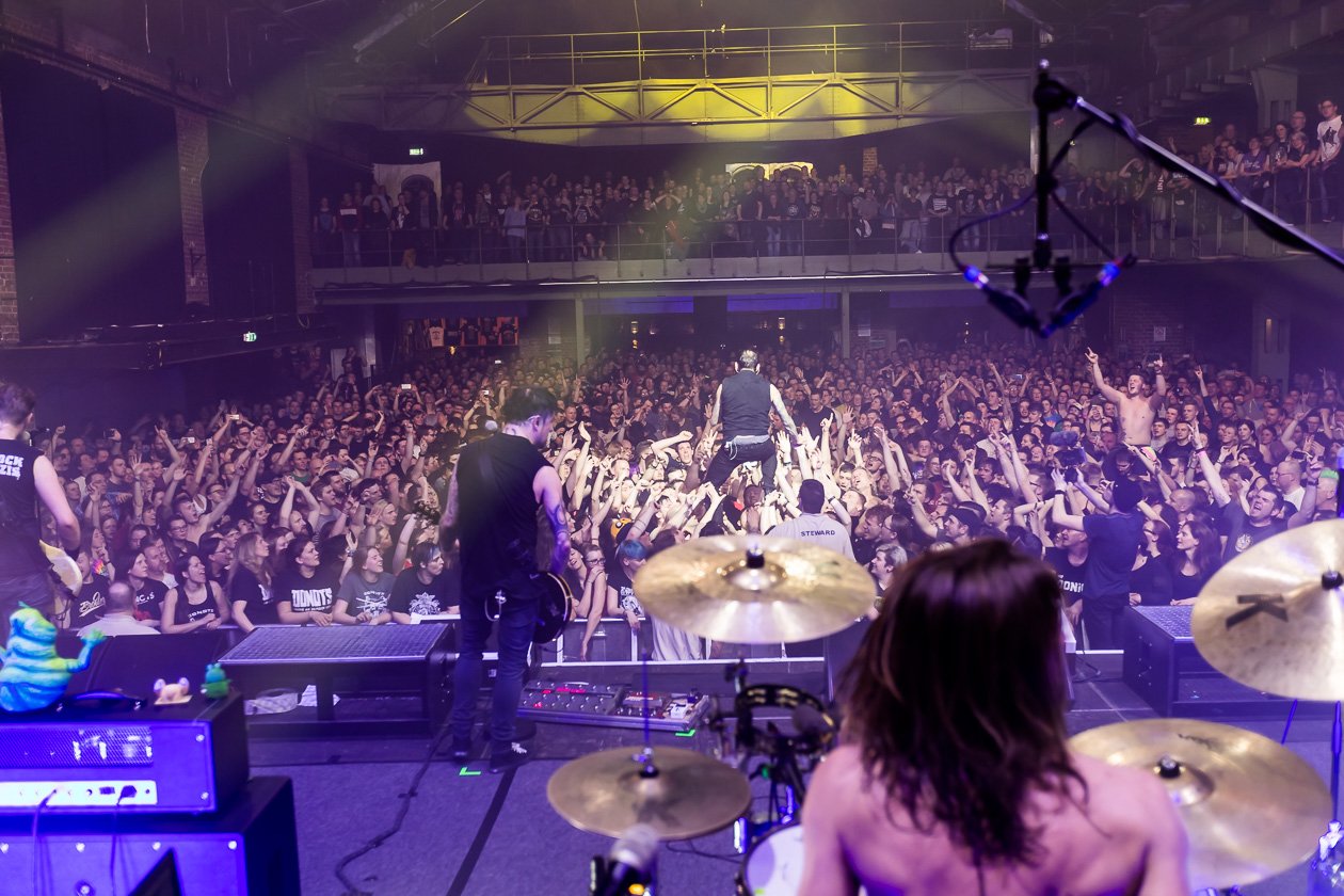 Punkrock-Abriss. – Donots.