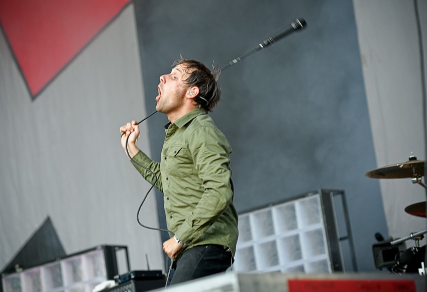 Unser Fotograf Michael Grein war bei den Donots auf der Bühne ... – Donots, Taubertal 2011