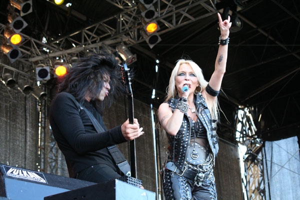 Doro – Die Metal-Queen hat auch in Dinkelsbühl ihre Fans. – 