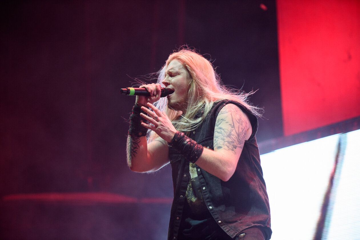 Im Live-Doppelpack mit Powerwolf on stage. – DragonForce.