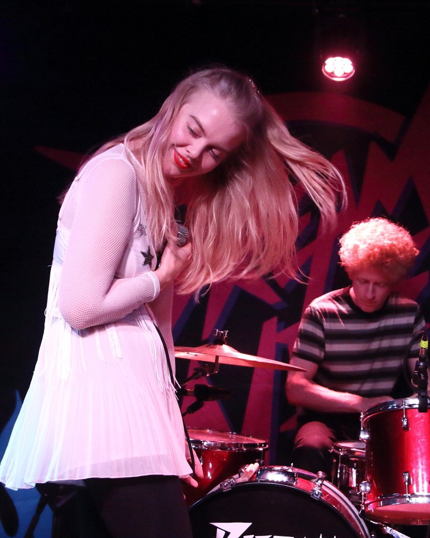 Dream Wife – Rakel Mjöll.