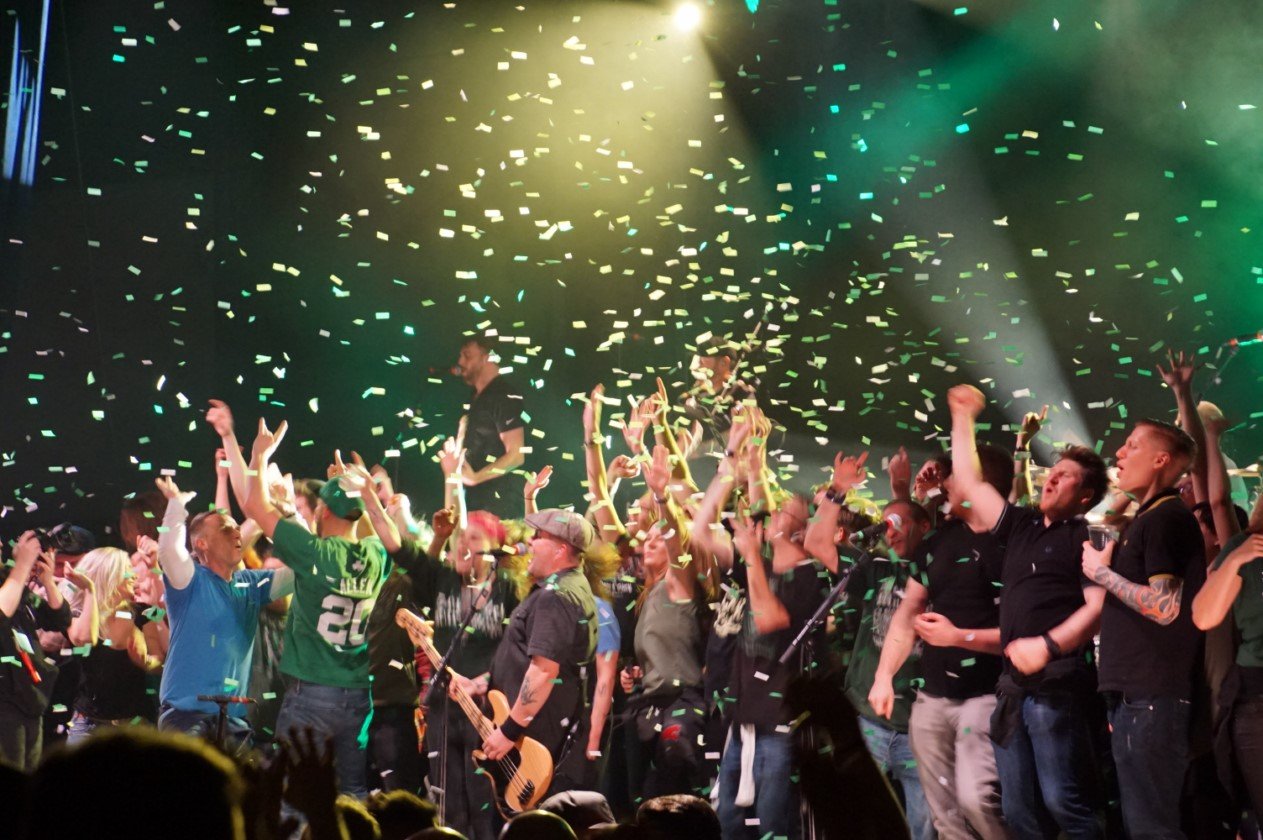 Dropkick Murphys – Straight from Boston, Massachusetts. – Yeah!