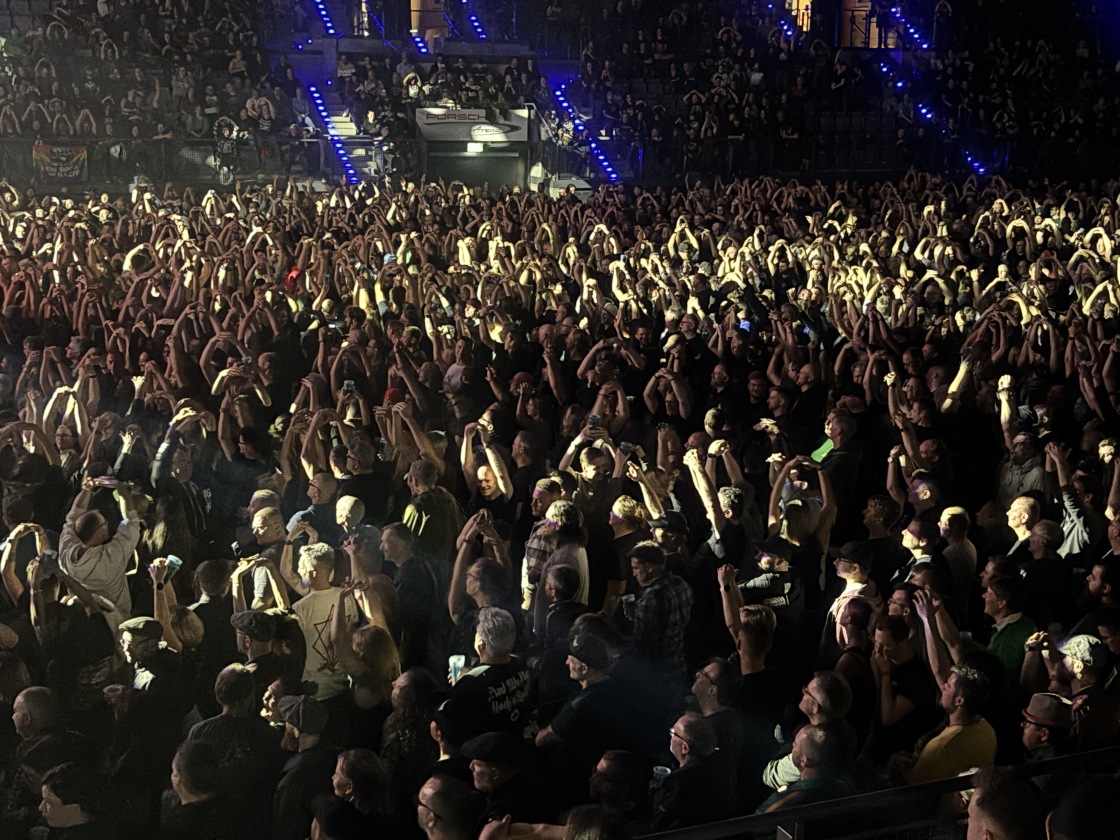 Dropkick Murphys – Dropkick Murphys.