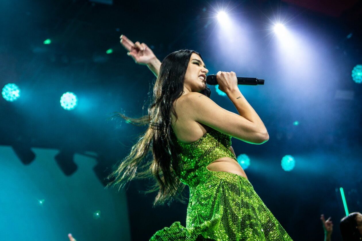 Dua Lipa kehrt als Headlinerin zum Roskilde Festival zurück. – Dua Lipa.