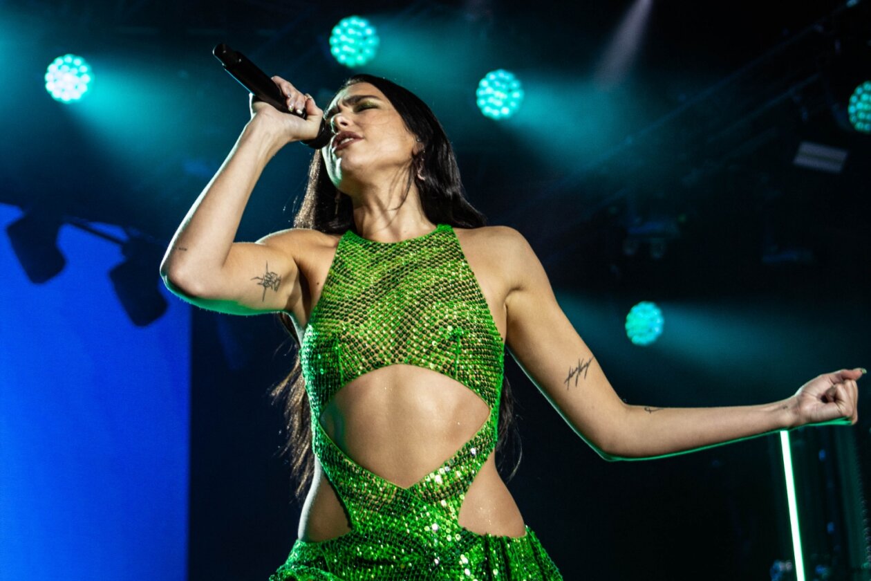 Dua Lipa kehrt als Headlinerin zum Roskilde Festival zurück. – Dua Lipa.