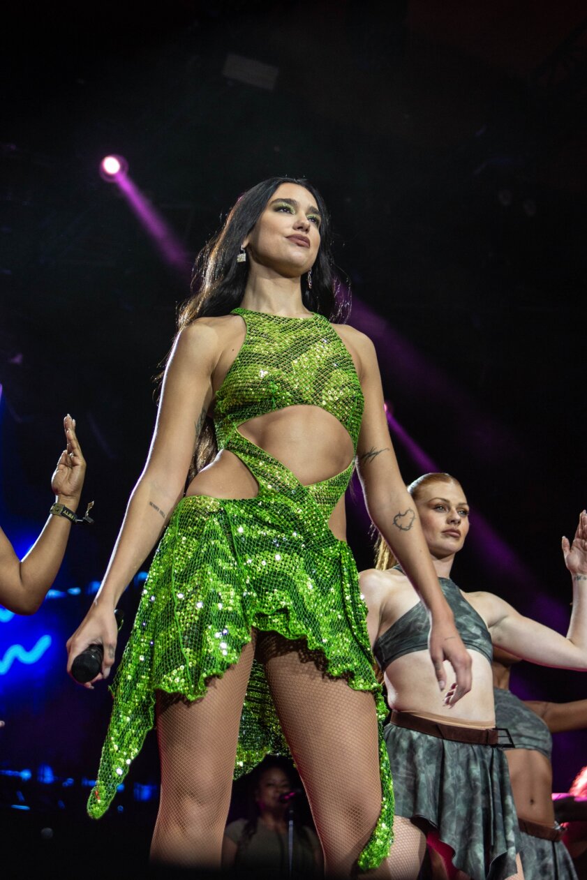 Dua Lipa kehrt als Headlinerin zum Roskilde Festival zurück. – Dua Lipa.