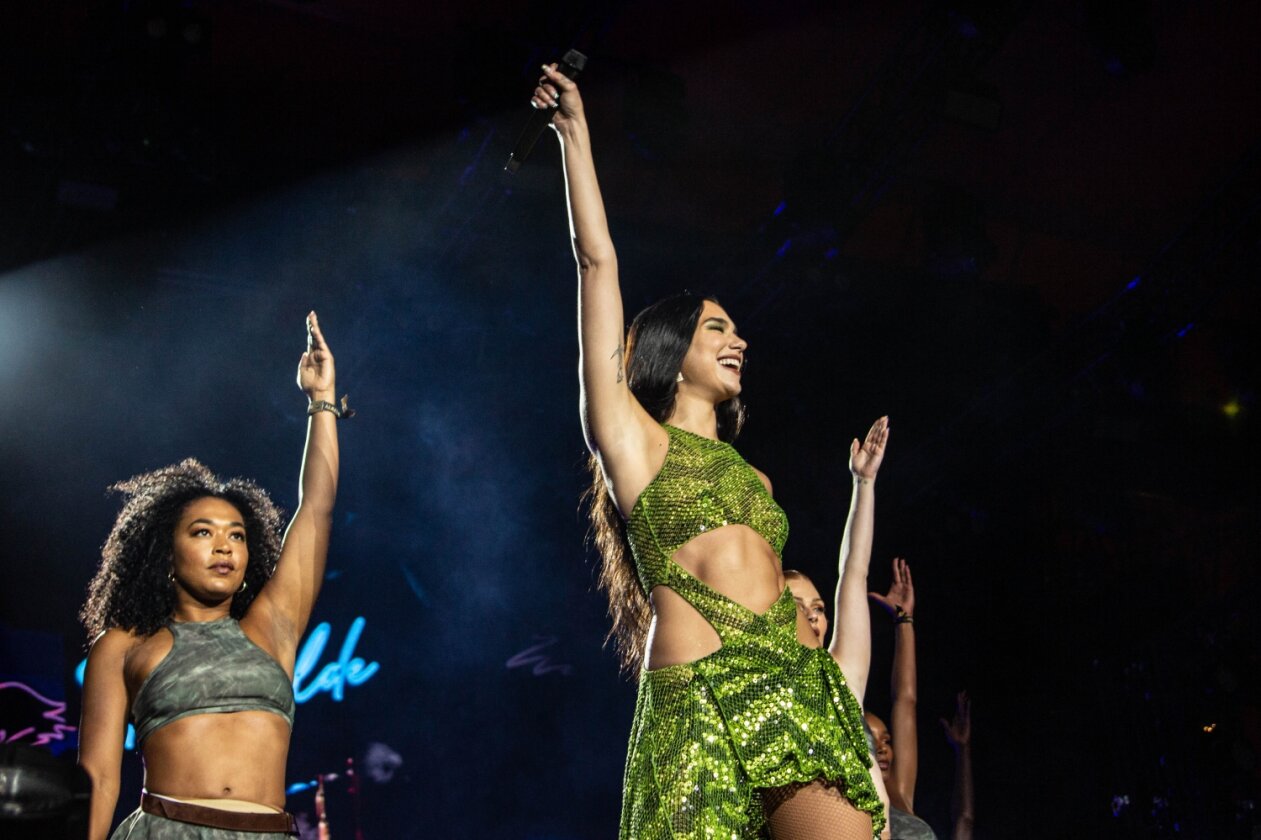 Dua Lipa – Der Auftritt gerät zum Spektakel.