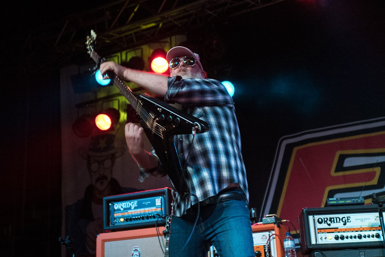 Eagles Of Death Metal – Jesse Hughes und Co.: super Stimmung und erhöhte Sicherheitsvorkehrungen. – Dave Catching.