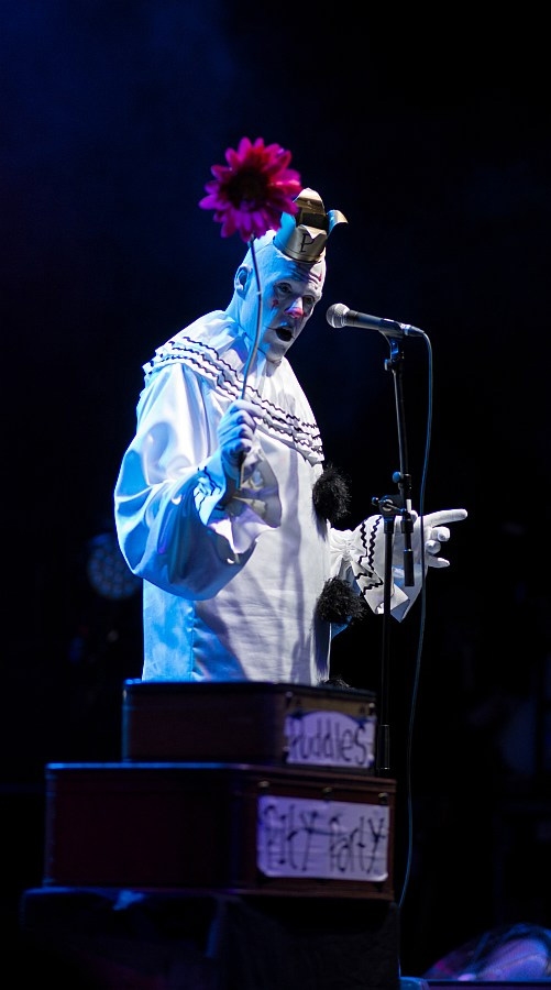 Eels – Drei Streifen für ein Halleluja im Tempodrom. – Nee, nee, der Supportact Puddles Pity Party!
