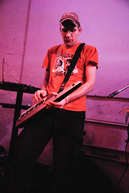 Egotronic – Raven gegen Deutschland in der Kantine. – 