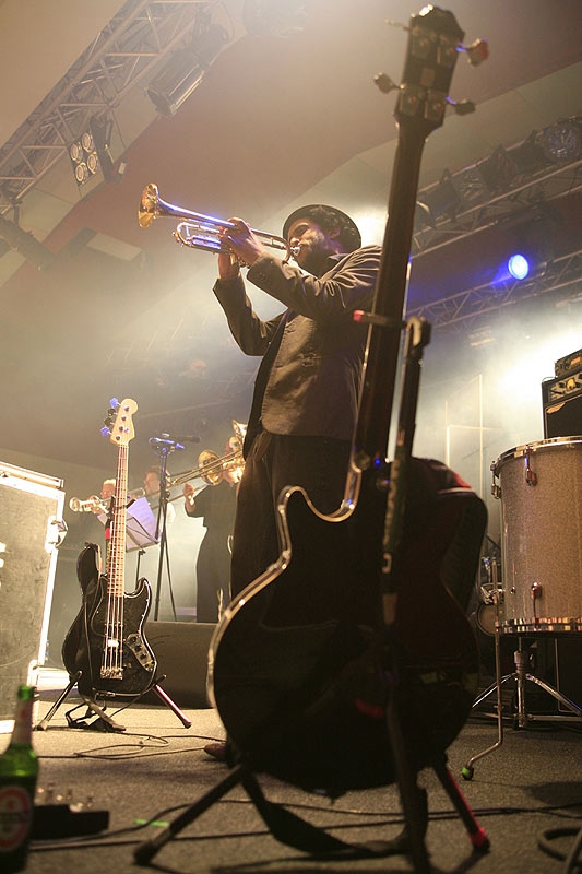 Elbow live im Berliner Astra-Kulturhaus. – "Triumphzug mit emotionsgeladenen Melodien".