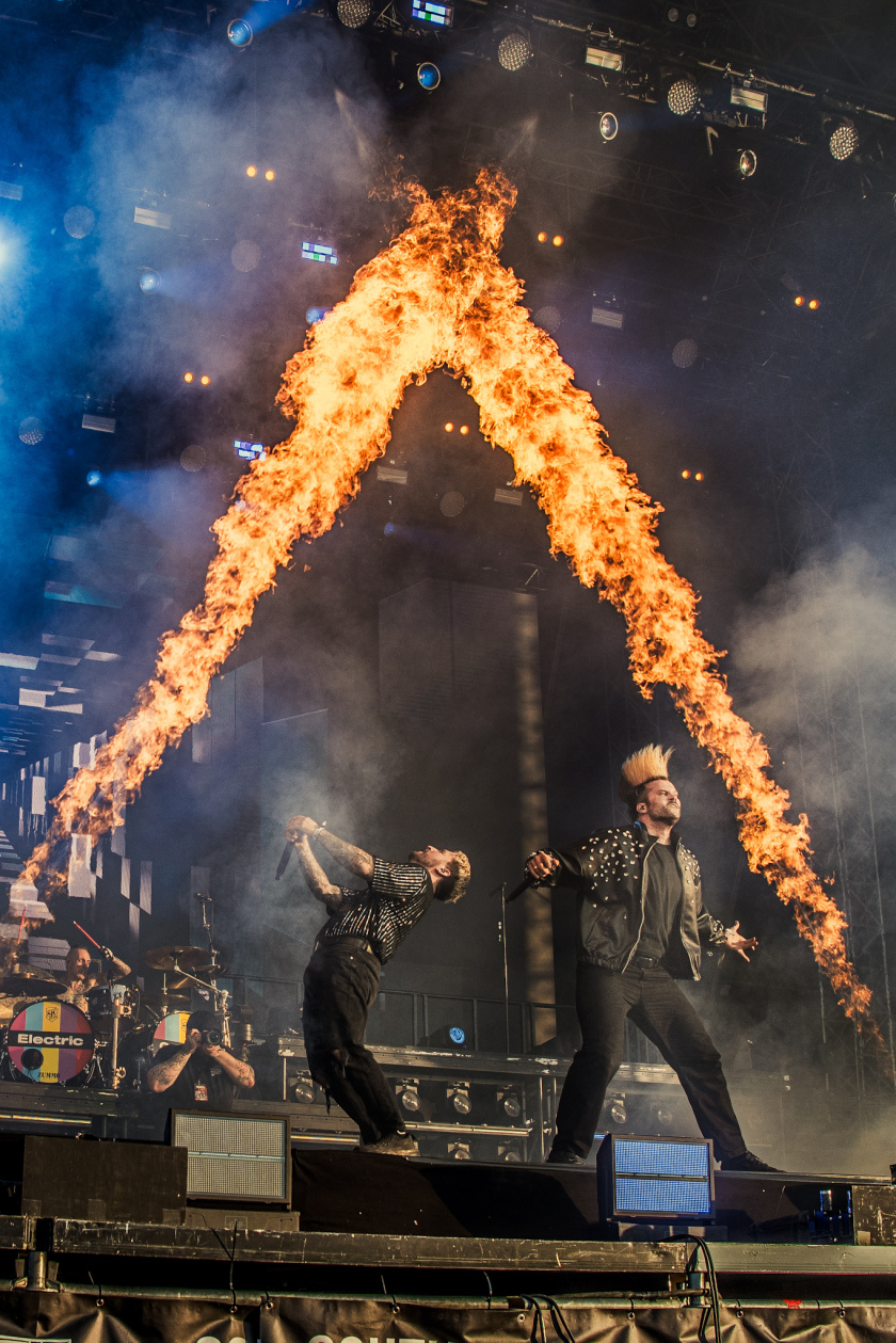Adrenalin, Moshpits und Dauergrinsen: Die Metalcore-Dance-Truppe brachte das völlig überhitzte Southside zum Überkochen. – Electric Callboy.