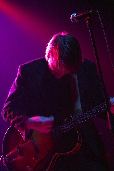 Element Of Crime – Zu Beginn noch ohne den erkrankten Gitarristen gestartet, entwickelt sich die Tour zum Megaerfolg. – 