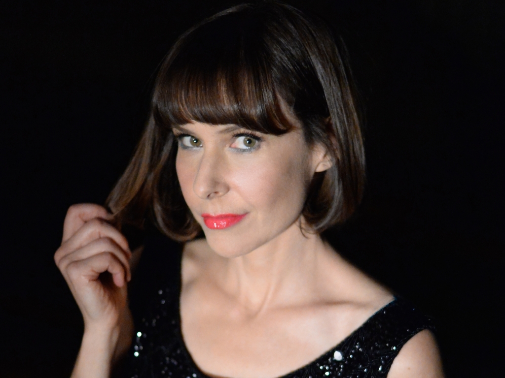 Eleni Mandell