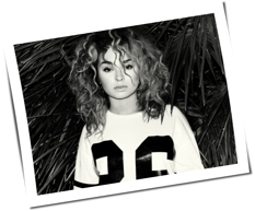 Ella Eyre