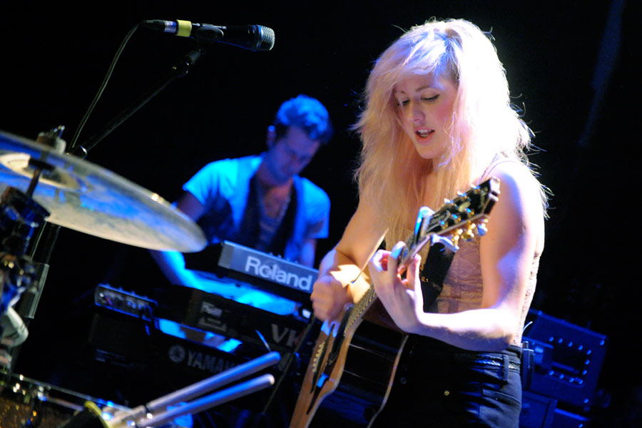 Ellie Goulding – Ein echtes Postergirl zu Gast in Kölns Wohnzimmer. – Ellie.