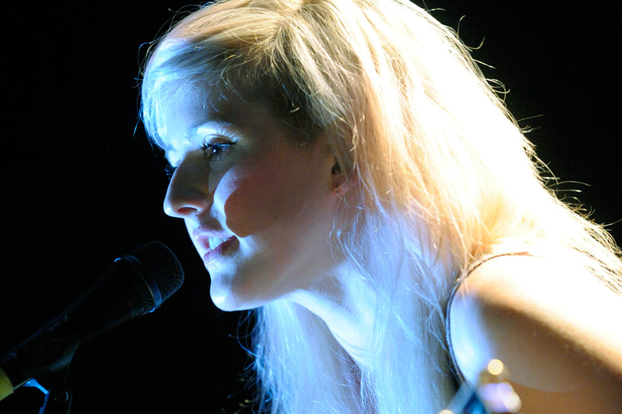 Ellie Goulding – Ein echtes Postergirl zu Gast in Kölns Wohnzimmer. – Miss Goulding.