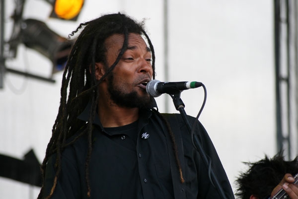 Emil Bulls – Brachten erdigen Rock auf das Festival. – 