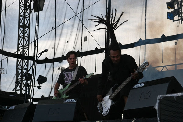 Emil Bulls – Brachten erdigen Rock auf das Festival. – 