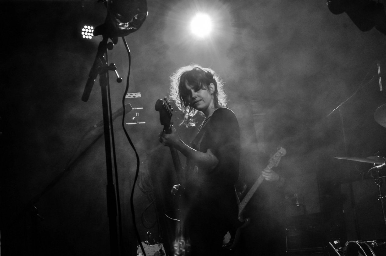 On Dark Horses - live in Köln. – Emma Ruth Rundle.
