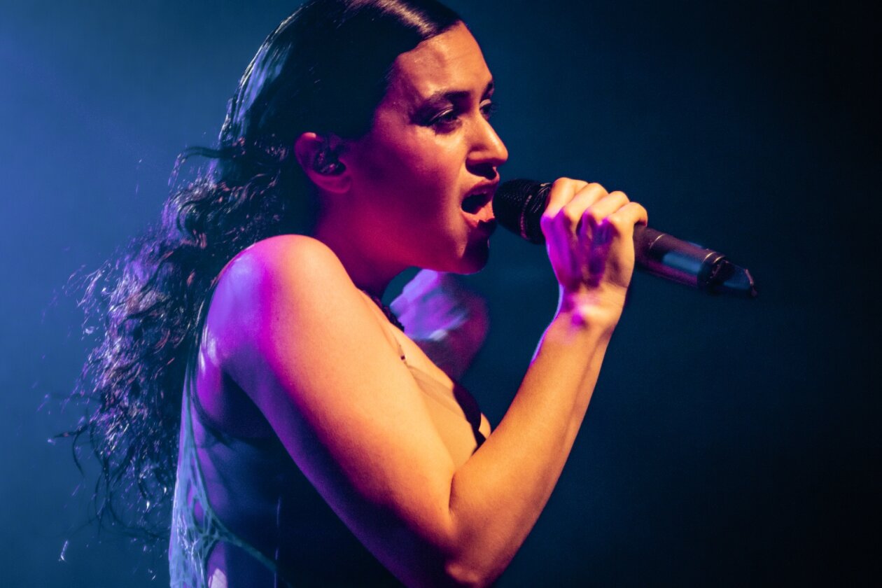 Lorely Rodriguez auf Tour mit Rina Sawayama. – Empress Of.