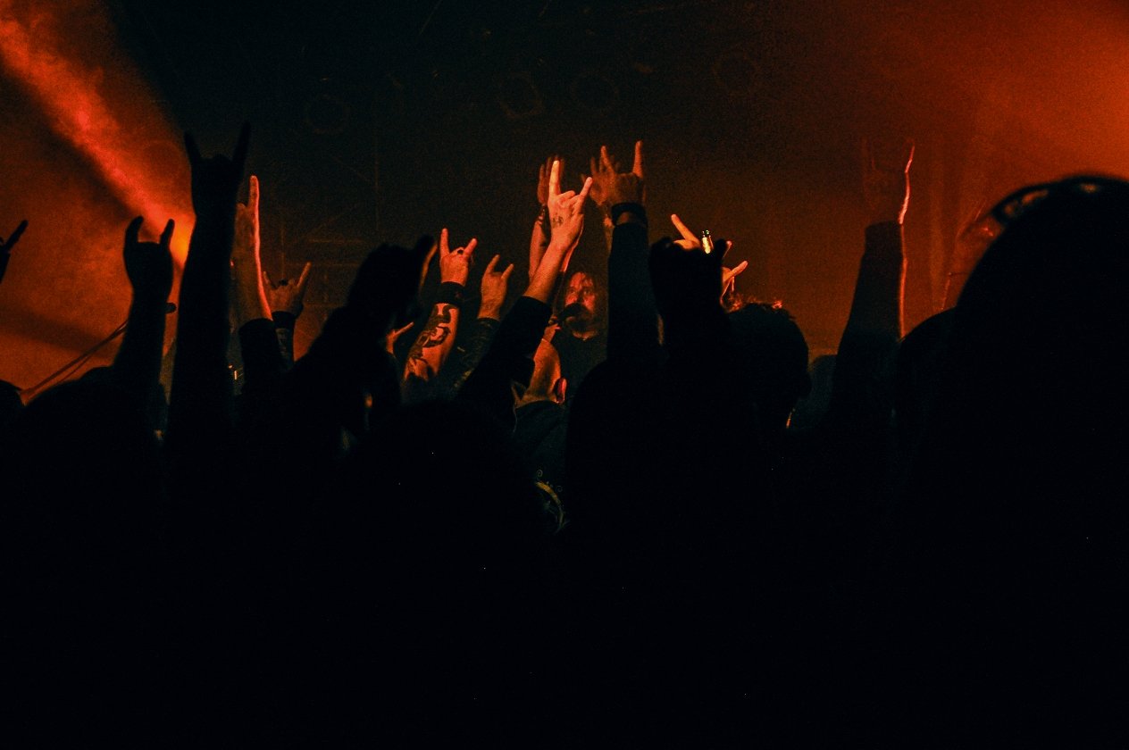 Enslaved – Hands up!