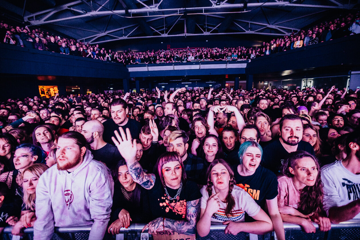 Enter Shikari – Wenn die britische Trancecore-Truppe anreist, gehen die Fans steil. – Fans.