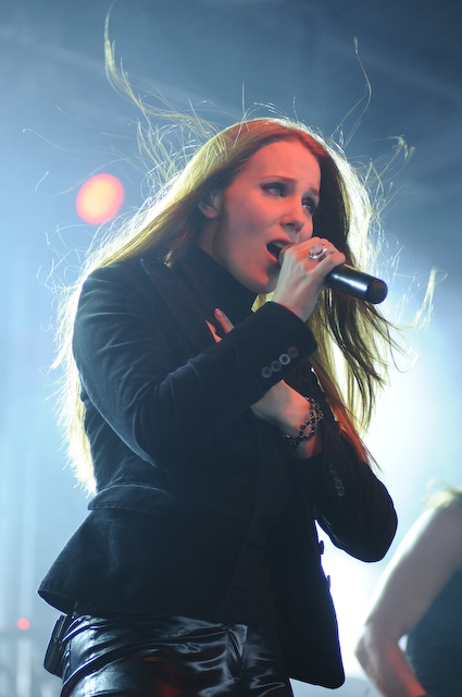 Epica – Simone Simons als Blickfang beim M'era Luna 2008. – 
