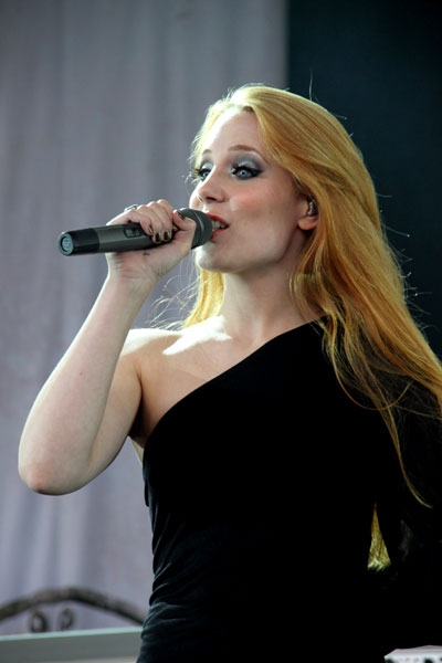 Epica steigern die Frauenquote im Alleingang. – Simone Simons