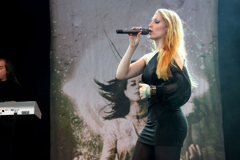 Epica steigern die Frauenquote im Alleingang. – Simone Simons