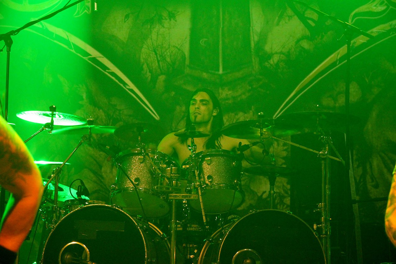 Beliebt sind die Bayern auch bei den weiblichen Metal-Fans. – Equilibrium.