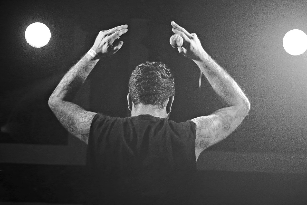 Erik Cohen – Der Kieler 'Hardcocker' beim "III"-Releasekonzert. – Der Dirigent.