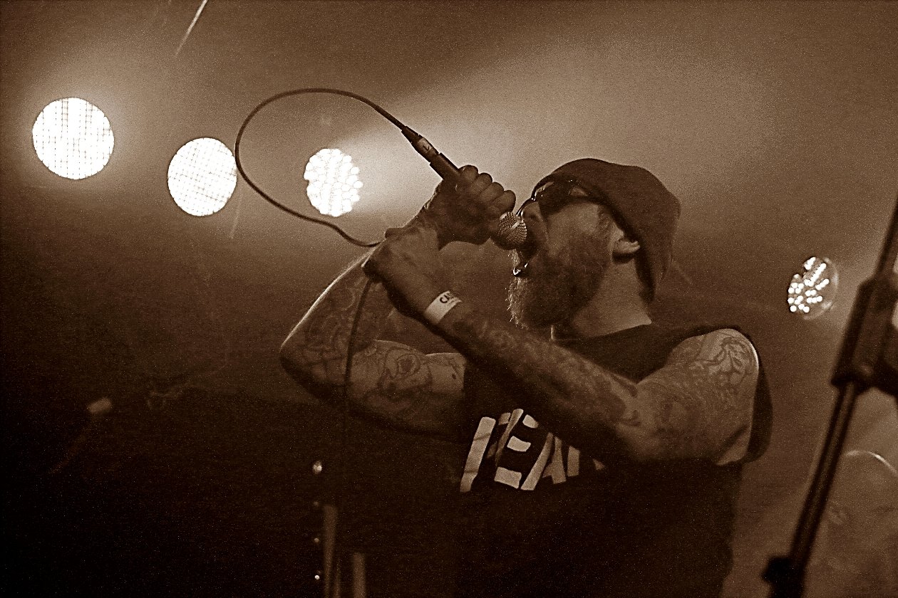 Erik Cohen – Der Kieler 'Hardcocker' beim "III"-Releasekonzert. – Heute erscheint "III".