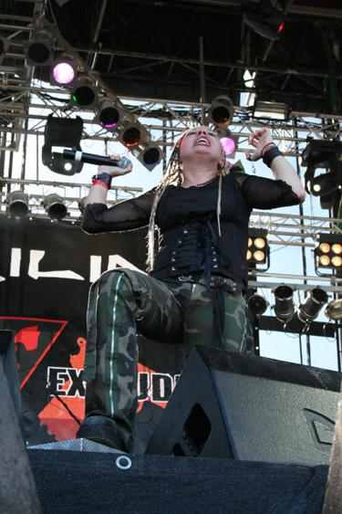 Exilia – Rasta-Braut Masha und ihre Jungs lassen's krachen. – 