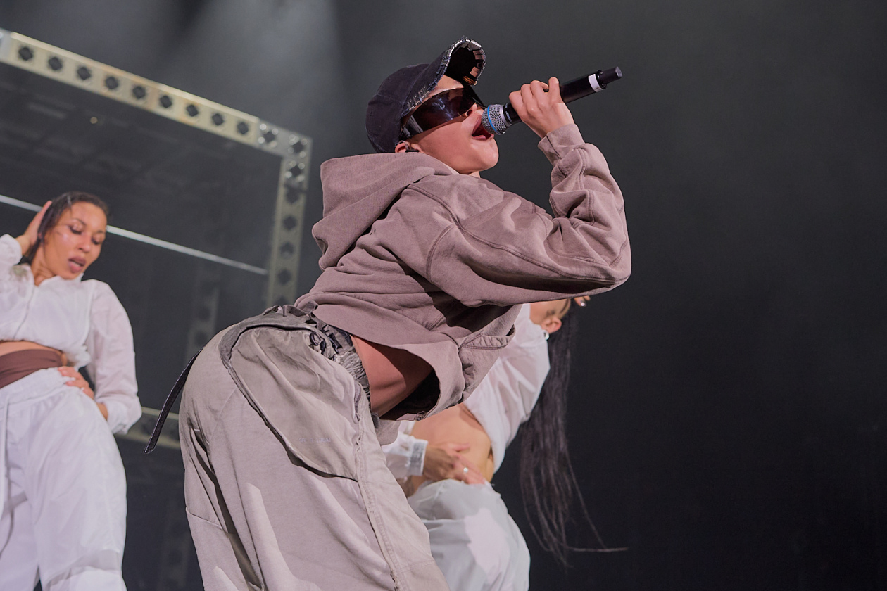 Perfekte Performance der britischen Musikerin beim einzigen Deutschland-Gig. – FKA Twigs.