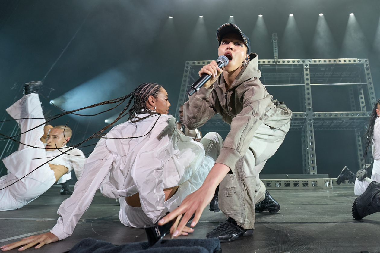 Perfekte Performance der britischen Musikerin beim einzigen Deutschland-Gig. – FKA Twigs.