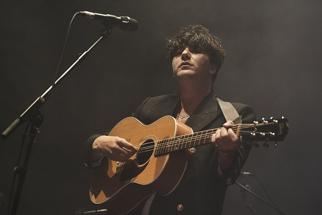 Abstecher nach Berlin: Der Schweizer ist mit seinem kommenden Livealbum "Orpheum" auf umfangreicher Deutschland-Tour. – Faber.