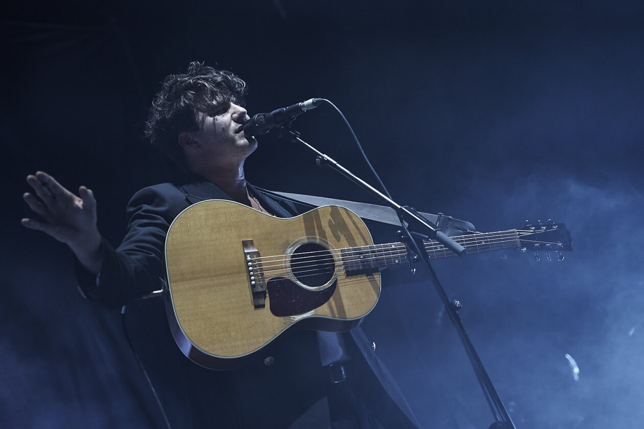 Abstecher nach Berlin: Der Schweizer ist mit seinem kommenden Livealbum "Orpheum" auf umfangreicher Deutschland-Tour. – Faber.