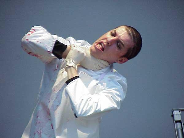 Fad Gadget im Vorprogramm von Depeche Mode, Hamburg 2001. – 