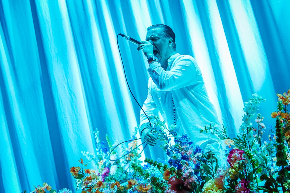 Faith No More – Mike Patton und Co. bei der Festival-Erstauflage. – Mike am Mic.