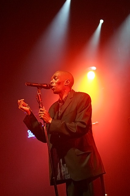 Und immer wieder ein Erlebnis: Faithless live. – 