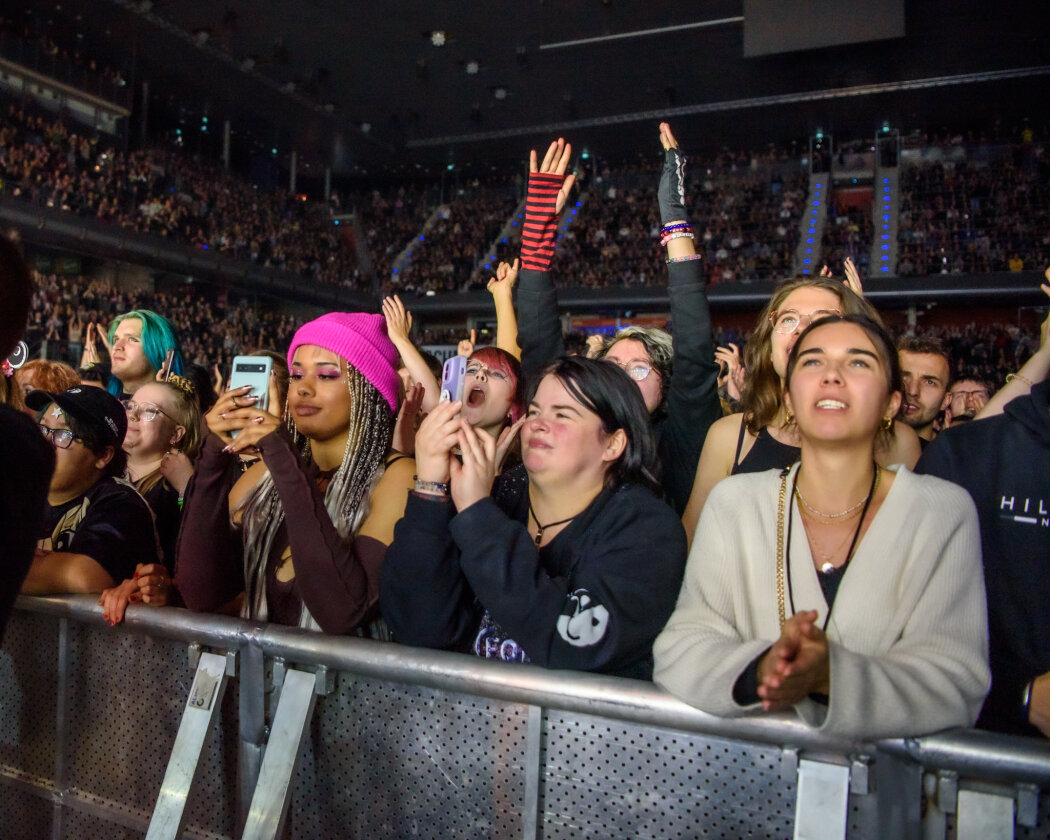 Fall Out Boy – Das Quartett aus Chicago beim letzten Gig der Europatour zum aktuellen Album "So Much (For) Stardust". – Fans.