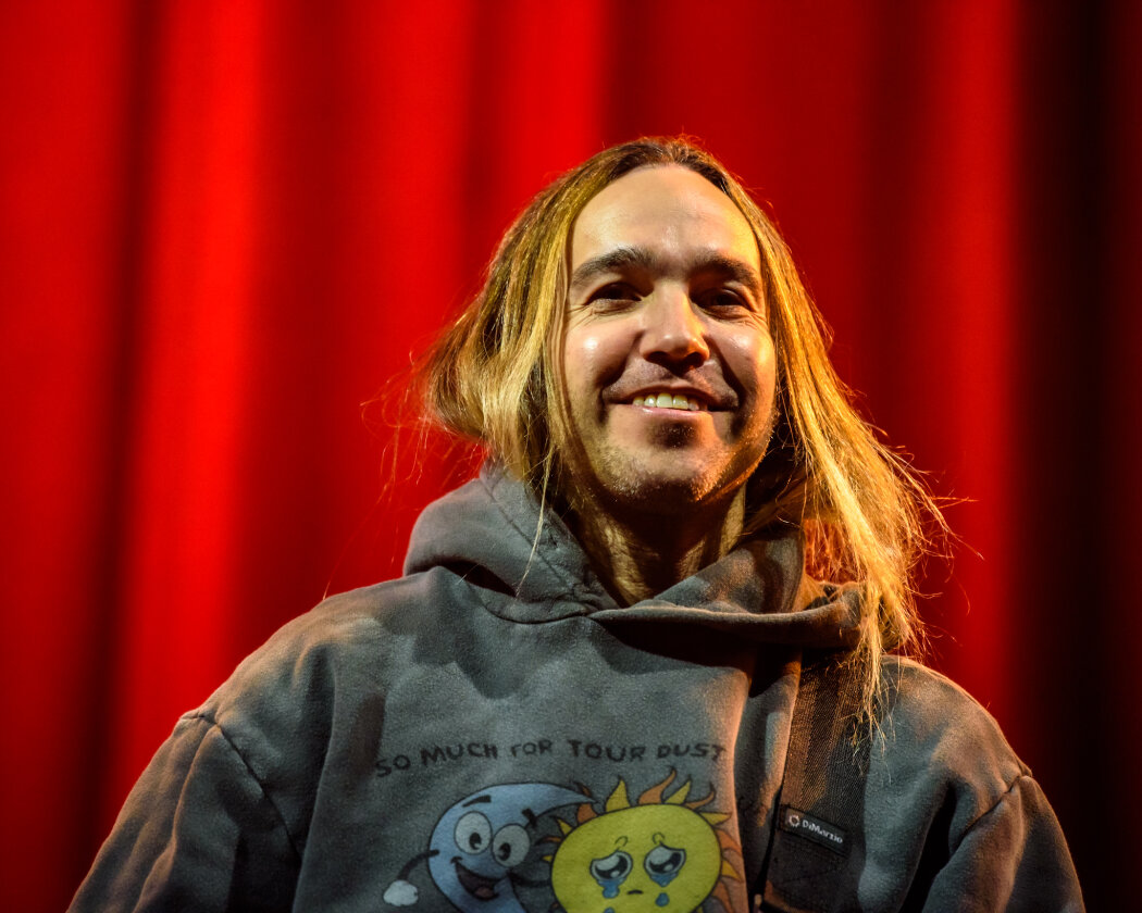 Fall Out Boy – Das Quartett aus Chicago beim letzten Gig der Europatour zum aktuellen Album "So Much (For) Stardust". – Pete Wentz.